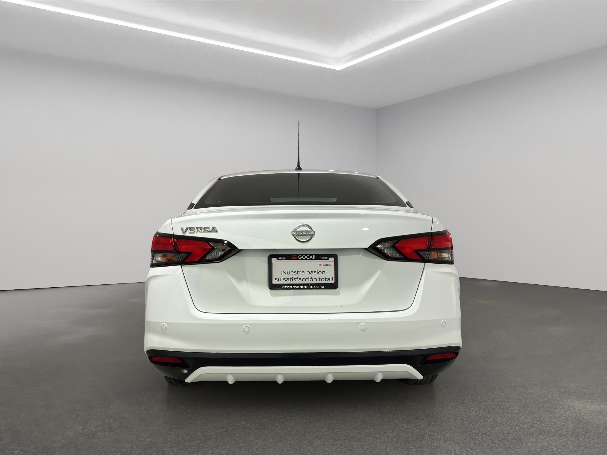 2024 Nissan Versa 4 pts. Sense, TM5, a/ac., R-15