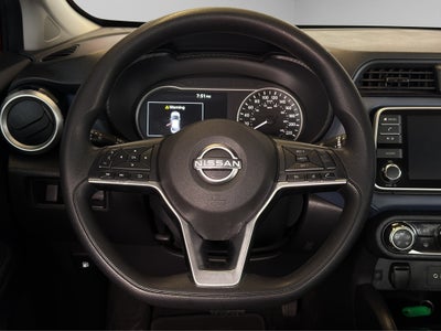 2023 Nissan Versa 4 pts. Advance, TM5, a/ac., f. niebla, RA-16 (cambio de línea)