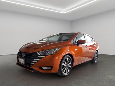 2023 Nissan Versa 4 pts. Advance, TM5, a/ac., f. niebla, RA-16 (cambio de línea)