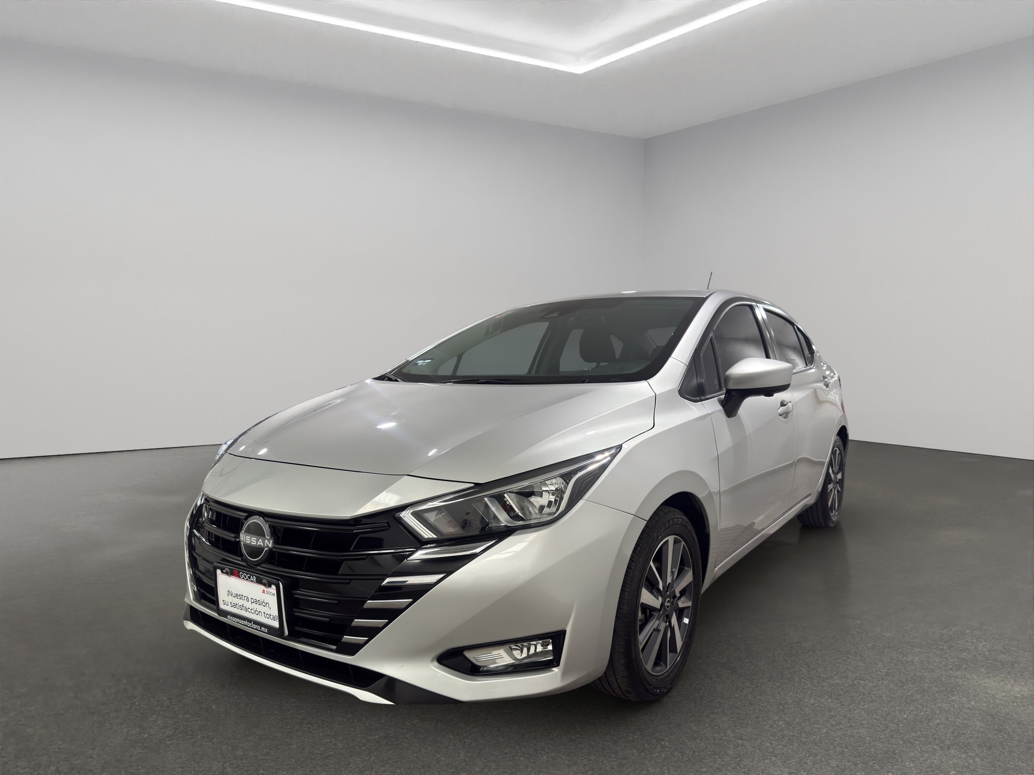 2025 Nissan Versa 4 pts. Advance, TM5, a/ac., f. niebla, RA-16 (línea anterior)