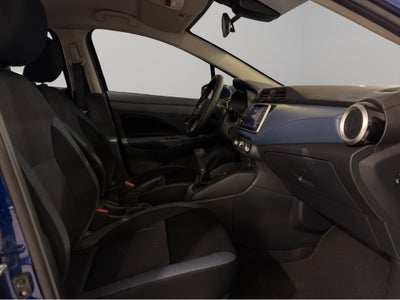 2025 Nissan Versa 4 pts. Advance, TM5, a/ac., f. niebla, RA-16