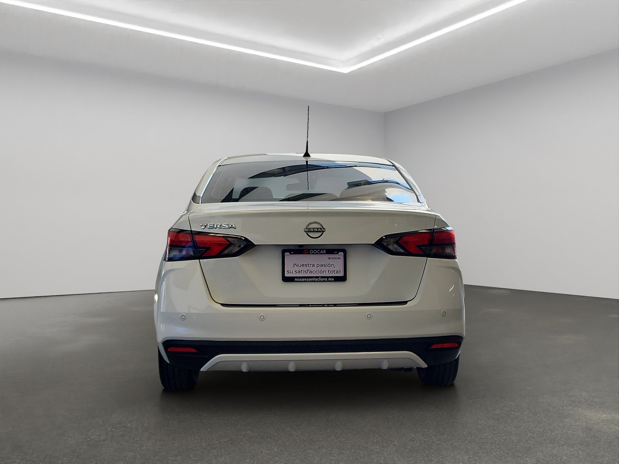 2025 Nissan Versa 4 pts. Advance, TM5, a/ac., f. niebla, RA-16