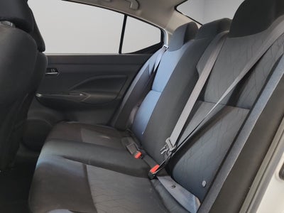 2025 Nissan Versa 4 pts. Advance, TM5, a/ac., f. niebla, RA-16