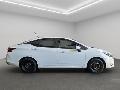 2025 Nissan Versa 4 pts. Advance, TM5, a/ac., f. niebla, RA-16