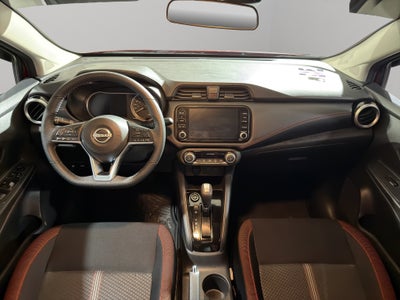 2025 Nissan Versa 4 pts. SR, CVT, a/ac. Aut., f. niebla, f. led, spoiler, RA-17