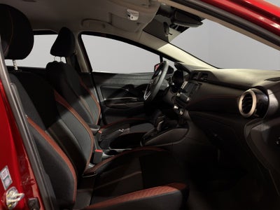 2025 Nissan Versa 4 pts. SR, CVT, a/ac. Aut., f. niebla, f. led, spoiler, RA-17