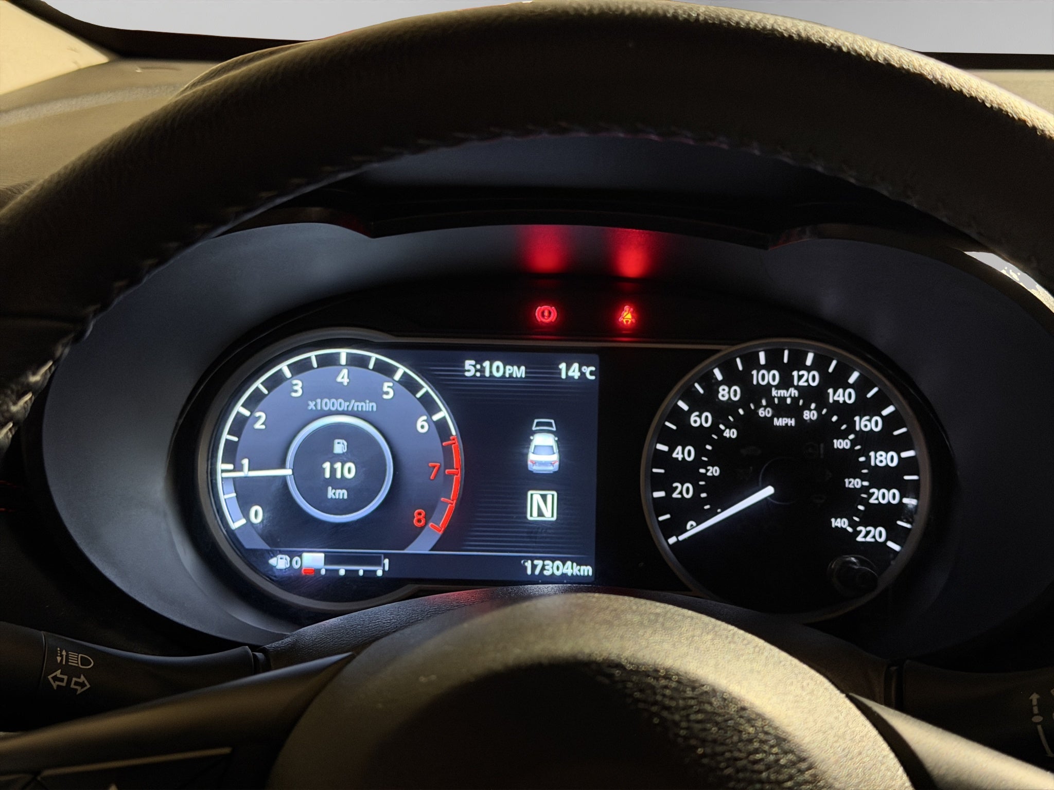 2025 Nissan Versa 4 pts. SR, CVT, a/ac. Aut., f. niebla, f. led, spoiler, RA-17