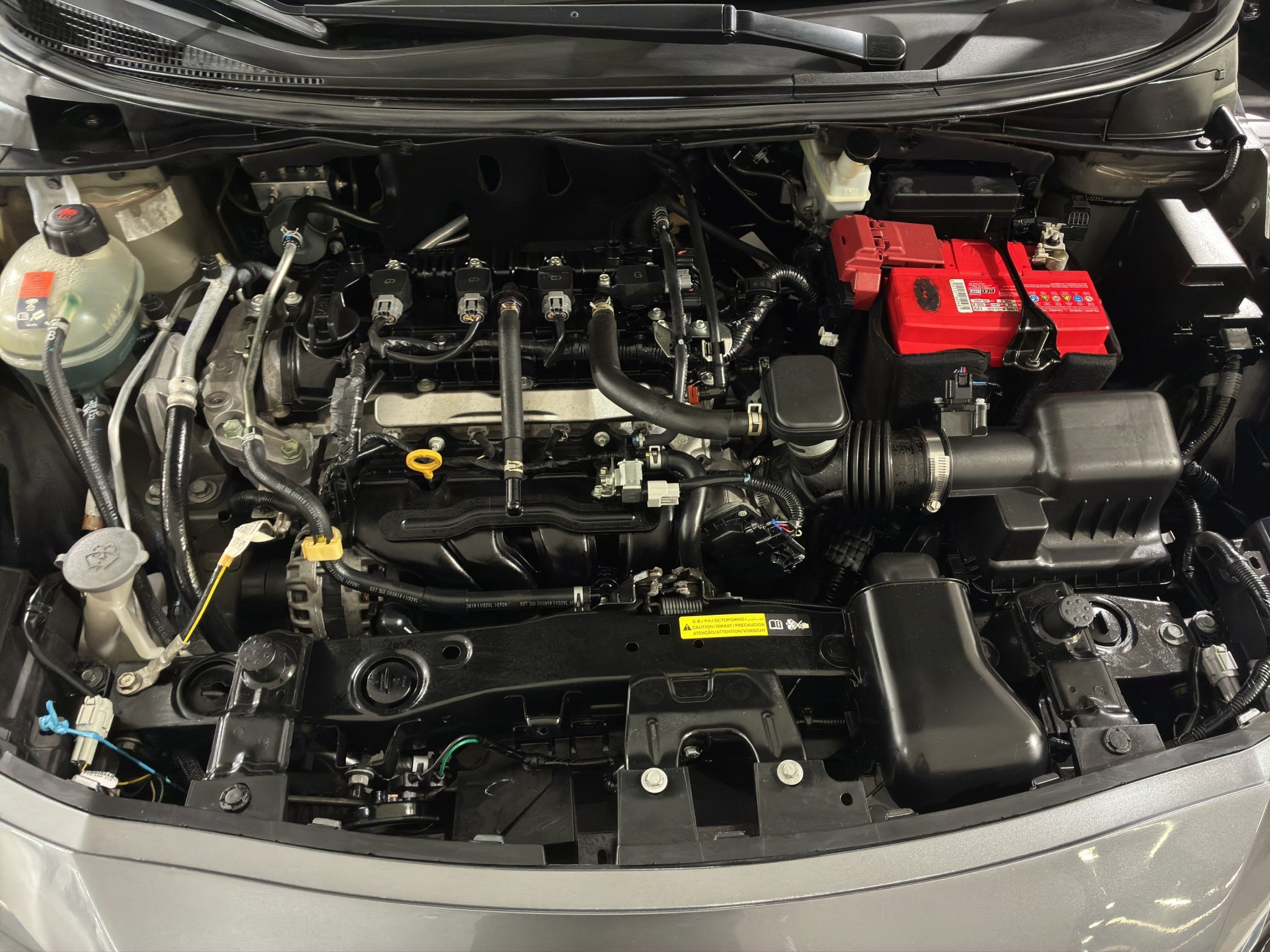 2020 Nissan Versa 4 pts. Advance, TM5, a/ac., VE, f. niebla, RA-16 (línea nueva)