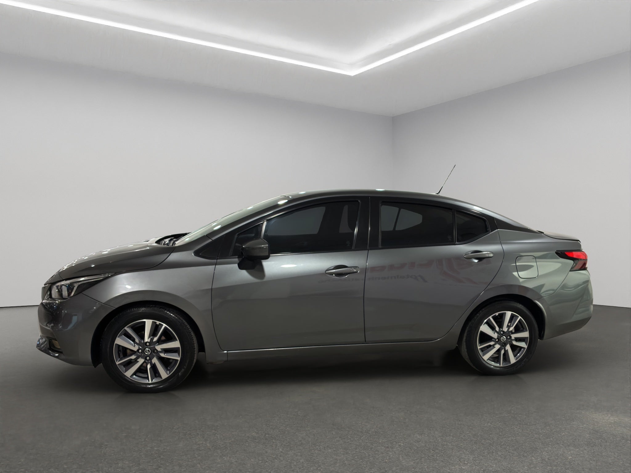 2020 Nissan Versa 4 pts. Advance, TM5, a/ac., VE, f. niebla, RA-16 (línea nueva)