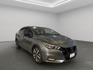 2020 Nissan Versa 4 pts. Platinum, TA, a/ac. Aut., VE, piel, GPS, f. led, RA-17 (línea nueva)