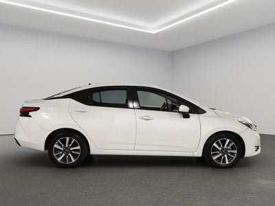 2024 Nissan Versa 4 pts. Advance, TM5, a/ac., f. niebla, RA-16