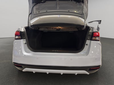 2024 Nissan Versa 4 pts. SR, CVT, a/ac. Aut., f. niebla, f. led, spoiler, RA-17