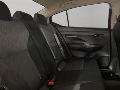 2024 Nissan Versa 4 pts. Advance, TM5, a/ac., f. niebla, RA-16