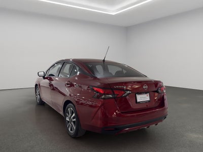 2024 Nissan Versa 4 pts. Advance, TM5, a/ac., f. niebla, RA-16