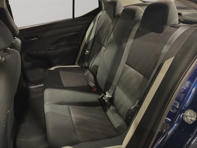 2021 Nissan Versa 4 pts. Advance, TM5, a/ac., VE, f. niebla, RA-16