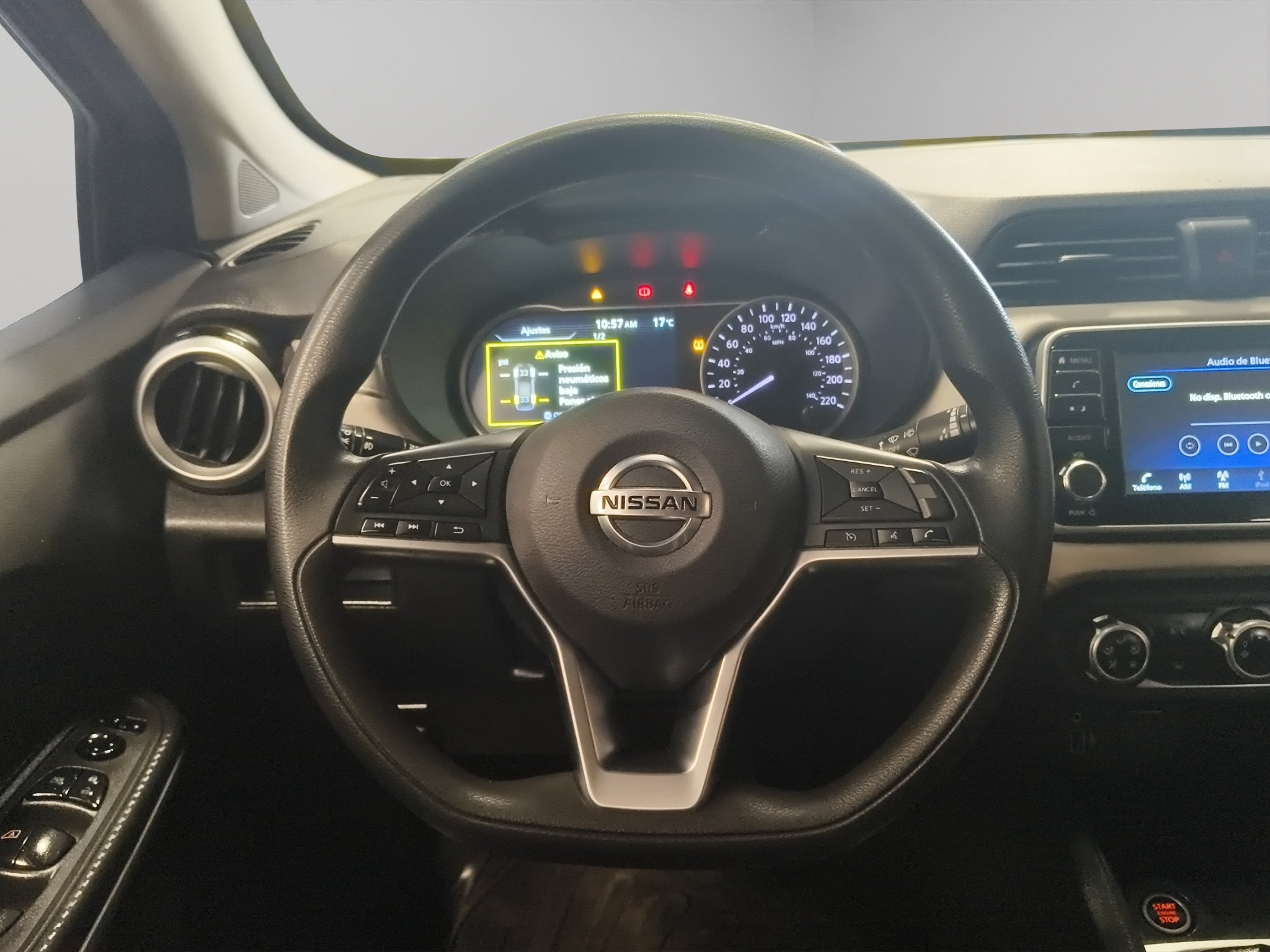 2022 Nissan Versa 4 pts. Advance, TM5, a/ac., VE, f. niebla, RA-16 (línea anterior)