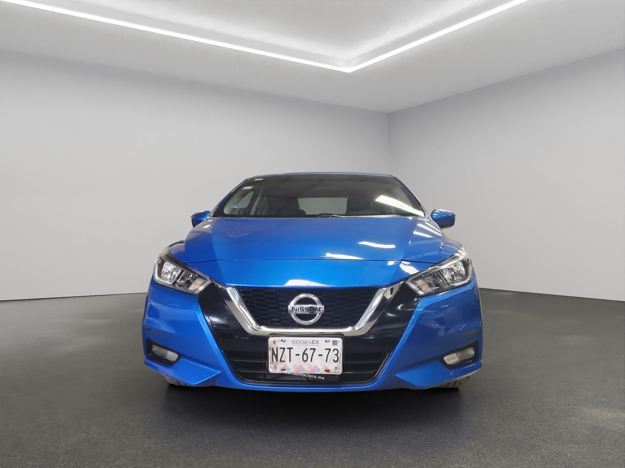 2022 Nissan Versa 4 pts. Advance, TM5, a/ac., VE, f. niebla, RA-16 (línea anterior)