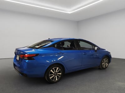 2022 Nissan Versa 4 pts. Advance, TM5, a/ac., VE, f. niebla, RA-16 (línea anterior)