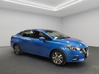 2022 Nissan Versa 4 pts. Advance, TM5, a/ac., VE, f. niebla, RA-16 (línea anterior)