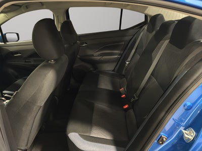 2025 Nissan Versa 4 pts. Advance, TM5, a/ac., f. niebla, RA-16 (línea anterior)