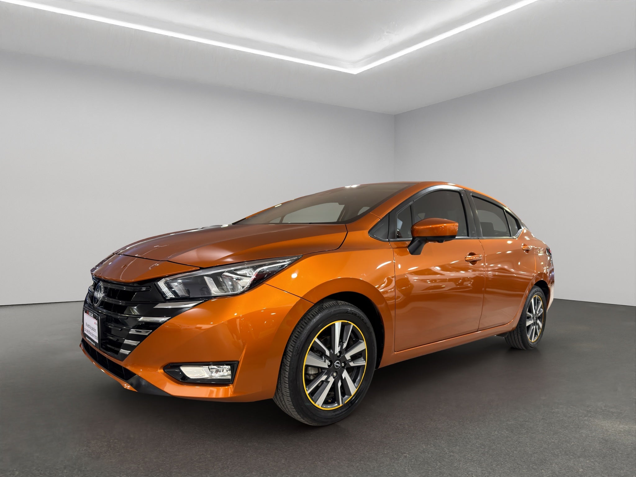 2024 Nissan Versa 4 pts. Advance, TM5, a/ac., f. niebla, RA-16