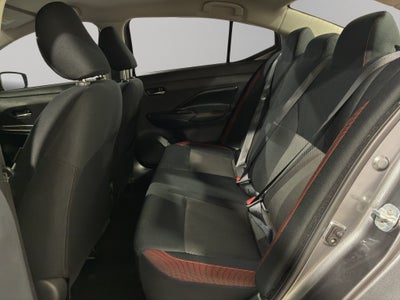 2024 Nissan Versa 4 pts. SR, CVT, a/ac. Aut., f. niebla, f. led, spoiler, RA-17