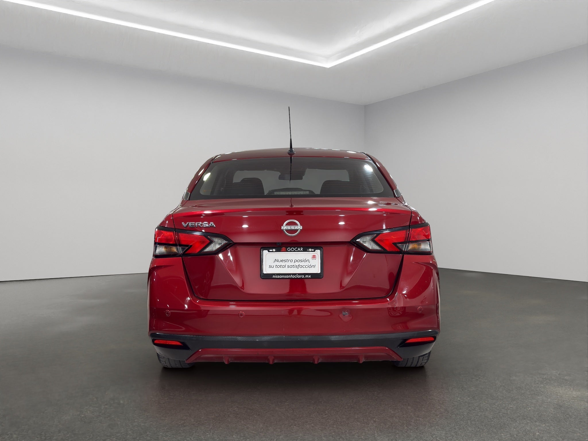 2024 Nissan Versa 4 pts. Advance, TM5, a/ac., f. niebla, RA-16