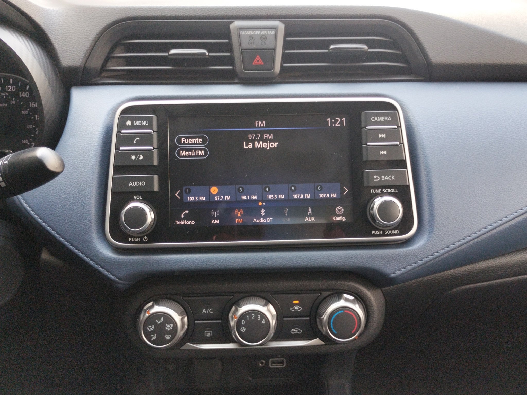 2025 Nissan Versa ADVANCE CVT