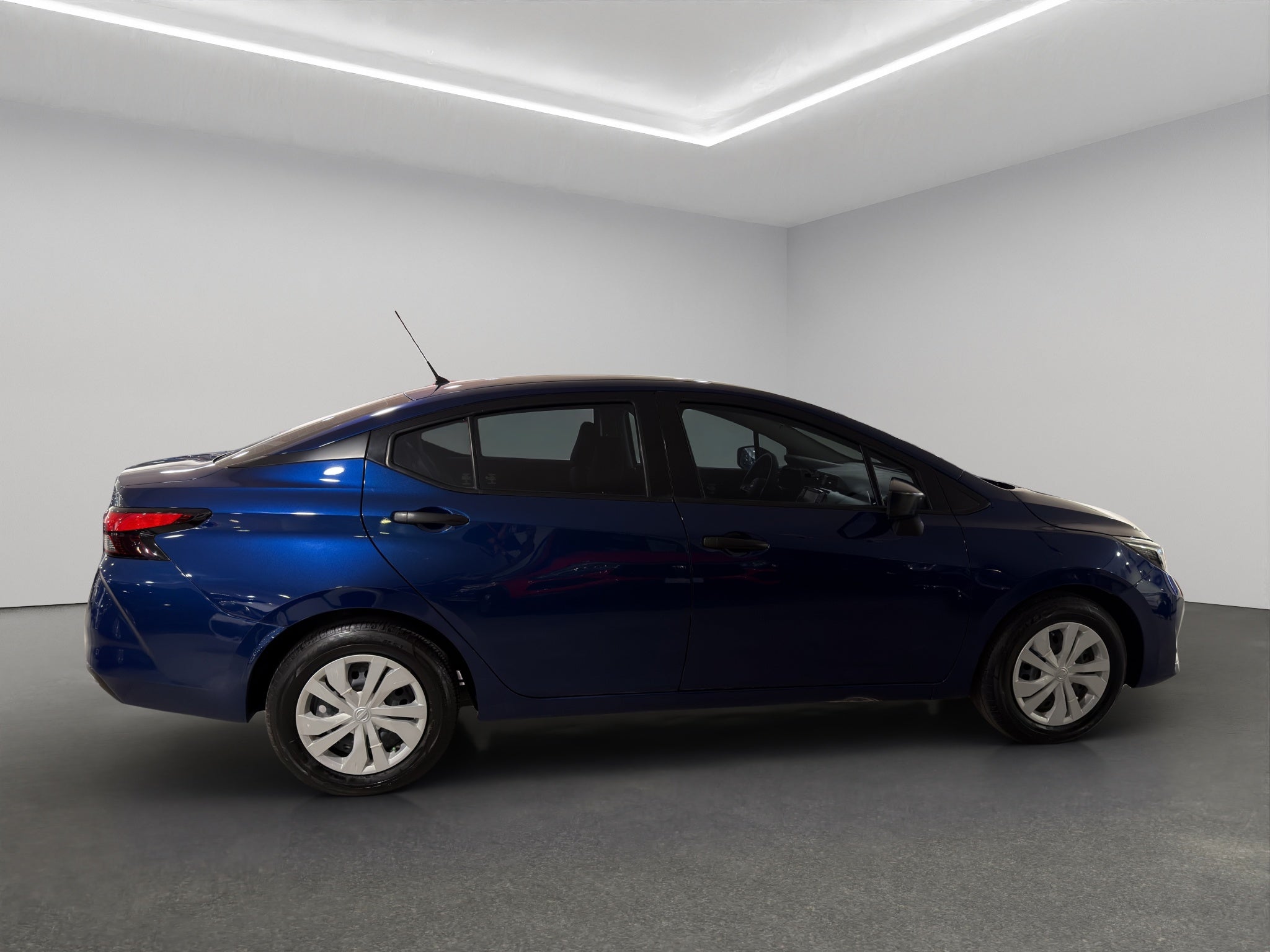 2025 Nissan Versa 4 pts. Sense, TM5, a/ac., R-15 (línea anterior)