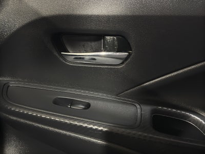 2022 Nissan Versa 4 pts. Sense, TM5, a/ac., VE, R-15 (línea anterior)