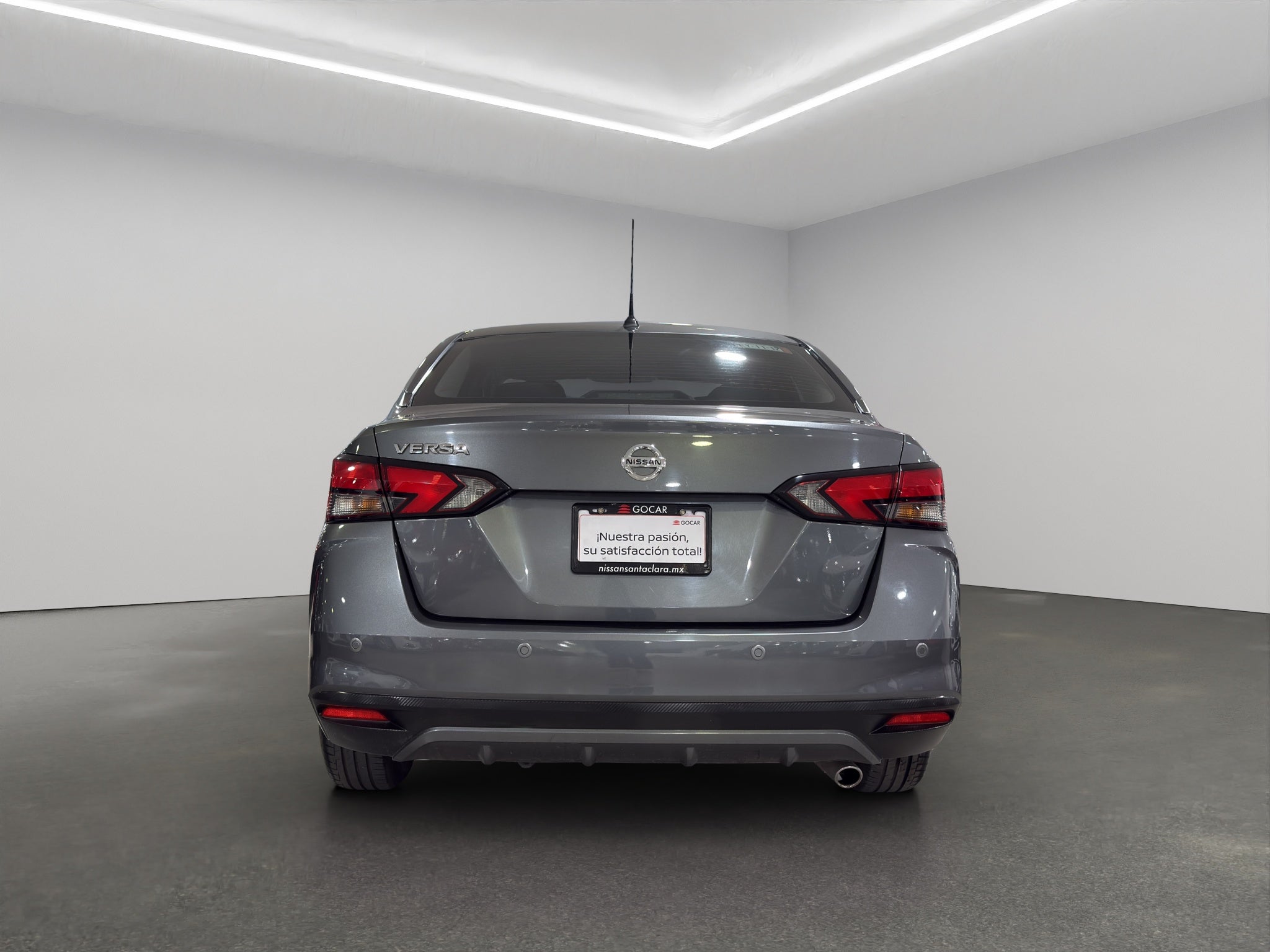 2022 Nissan Versa 4 pts. Sense, TM5, a/ac., VE, R-15 (línea anterior)