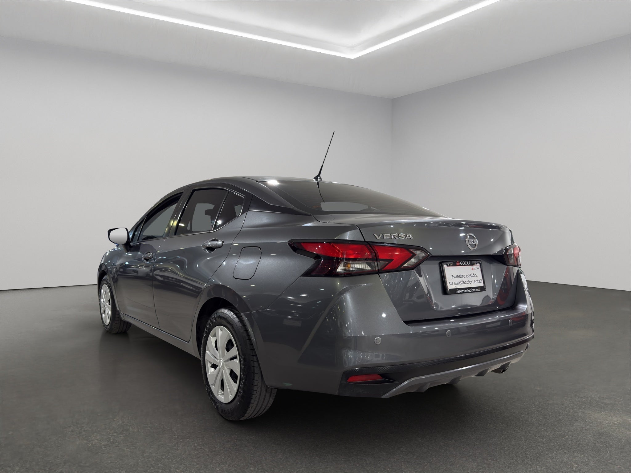 2022 Nissan Versa 4 pts. Sense, TM5, a/ac., VE, R-15 (línea anterior)