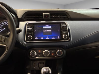 2024 Nissan Versa 4 pts. Advance, TM5, a/ac., f. niebla, RA-16