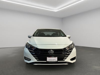 2024 Nissan Versa 4 pts. Advance, TM5, a/ac., f. niebla, RA-16