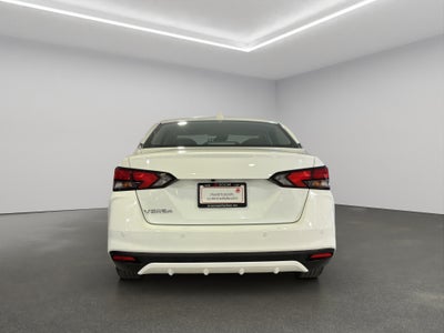 2024 Nissan Versa 4 pts. Advance, TM5, a/ac., f. niebla, RA-16