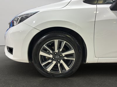 2024 Nissan Versa 4 pts. Advance, TM5, a/ac., f. niebla, RA-16