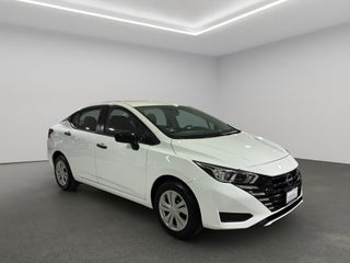 2023 Nissan Versa 4 pts. Sense, TM5, a/ac., R-15 (cambio de línea)