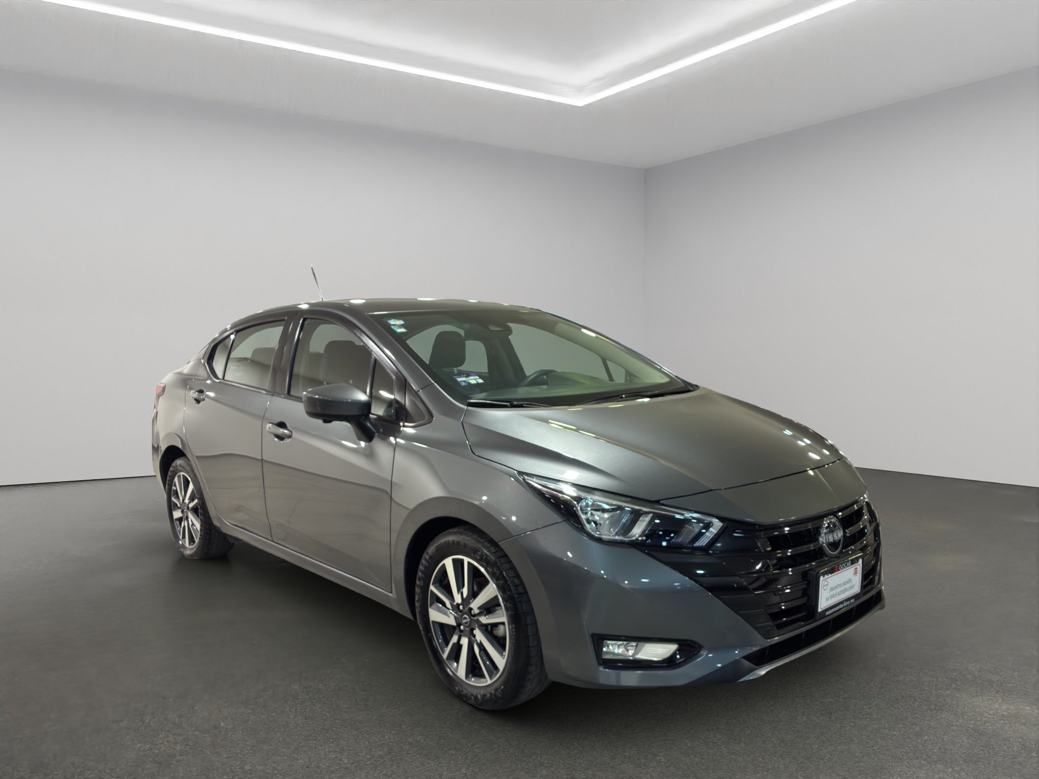 2024 Nissan Versa 4 pts. Advance, TM5, a/ac., f. niebla, RA-16