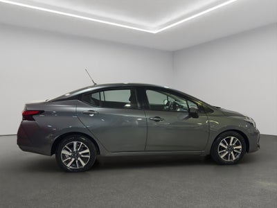 2024 Nissan Versa 4 pts. Advance, TM5, a/ac., f. niebla, RA-16