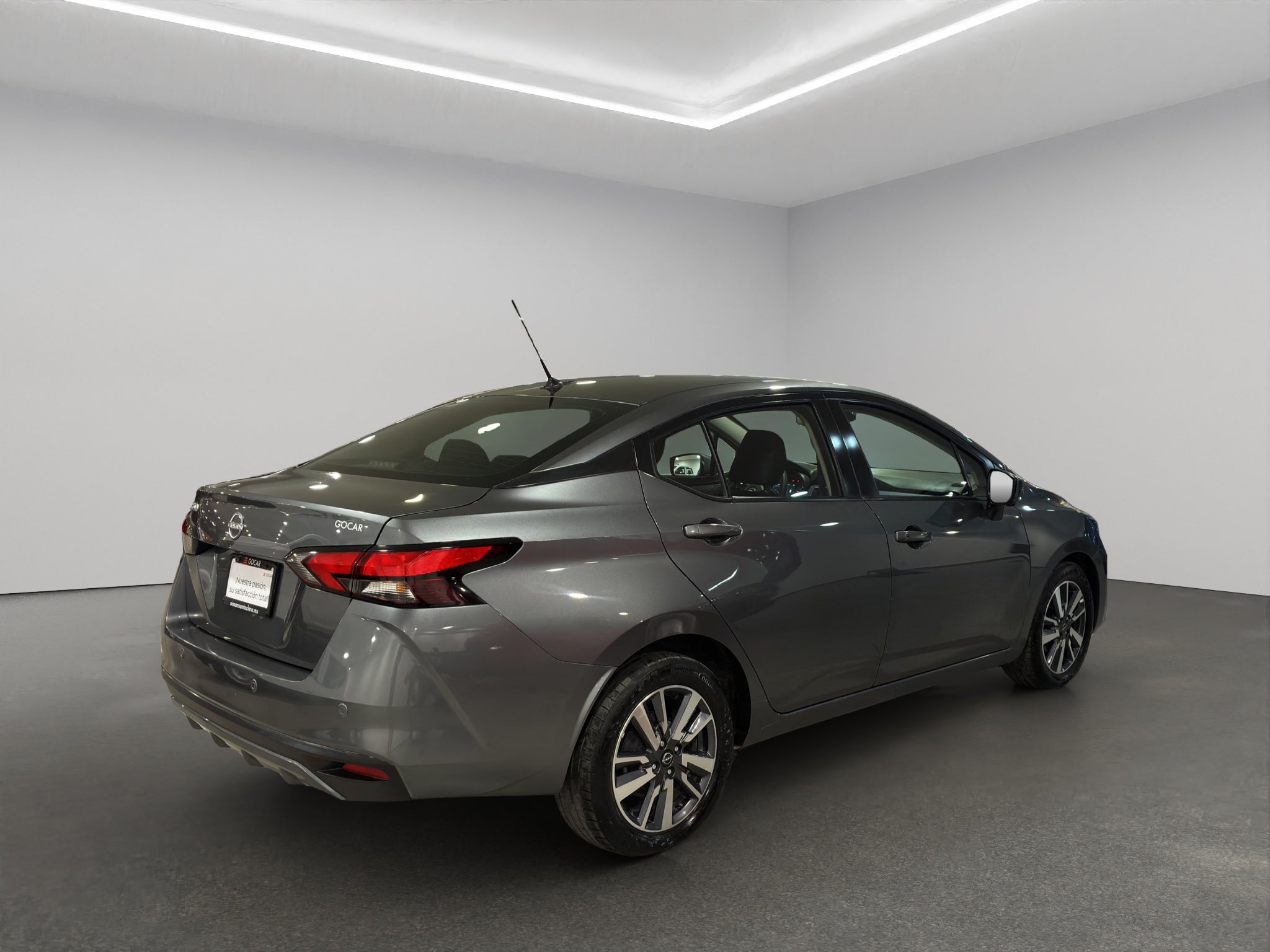 2024 Nissan Versa 4 pts. Advance, TM5, a/ac., f. niebla, RA-16