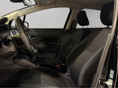 2024 Nissan Versa 4 pts. Advance, TM5, a/ac., f. niebla, RA-16