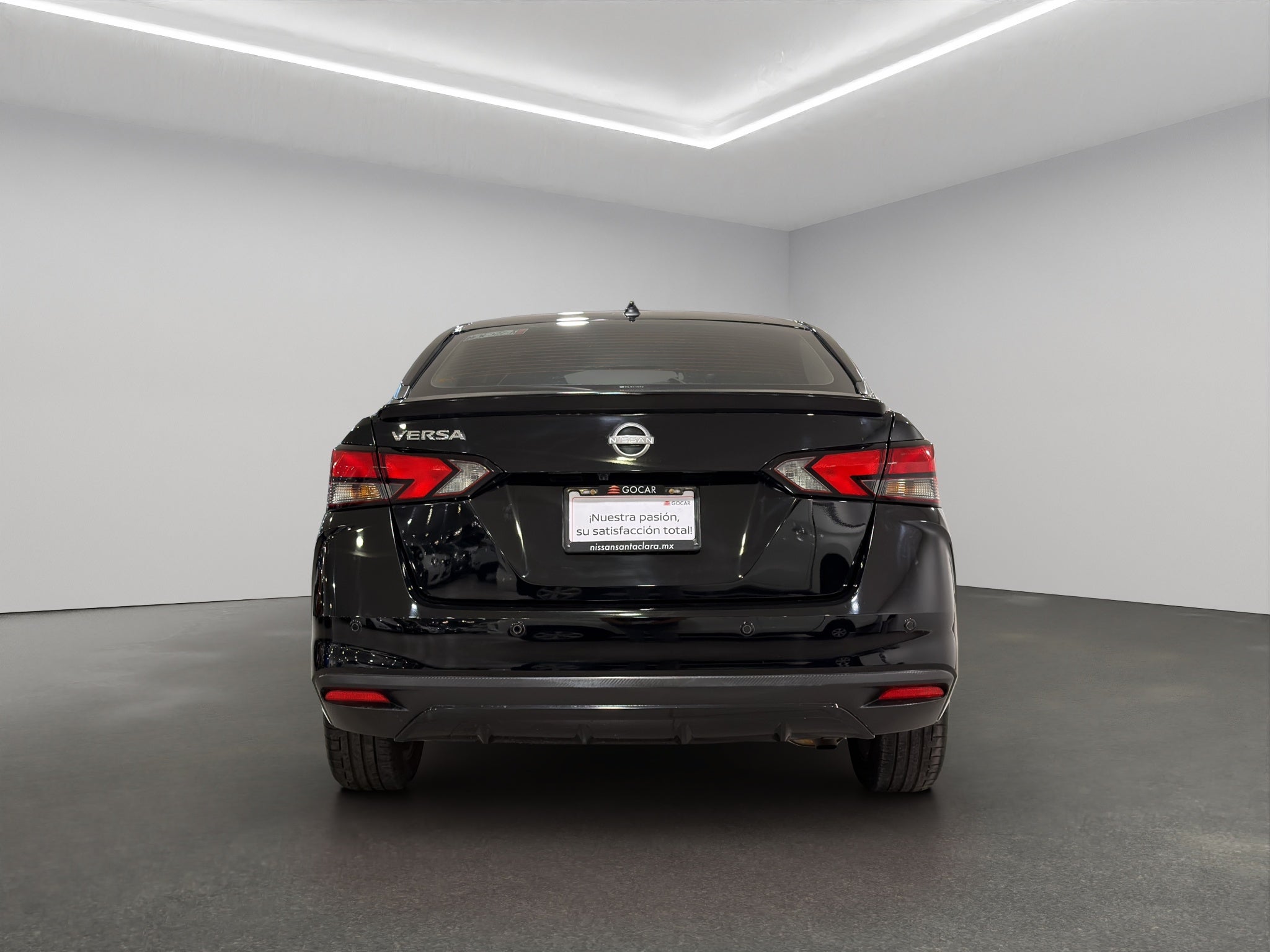 2024 Nissan Versa 4 pts. Advance, TM5, a/ac., f. niebla, RA-16