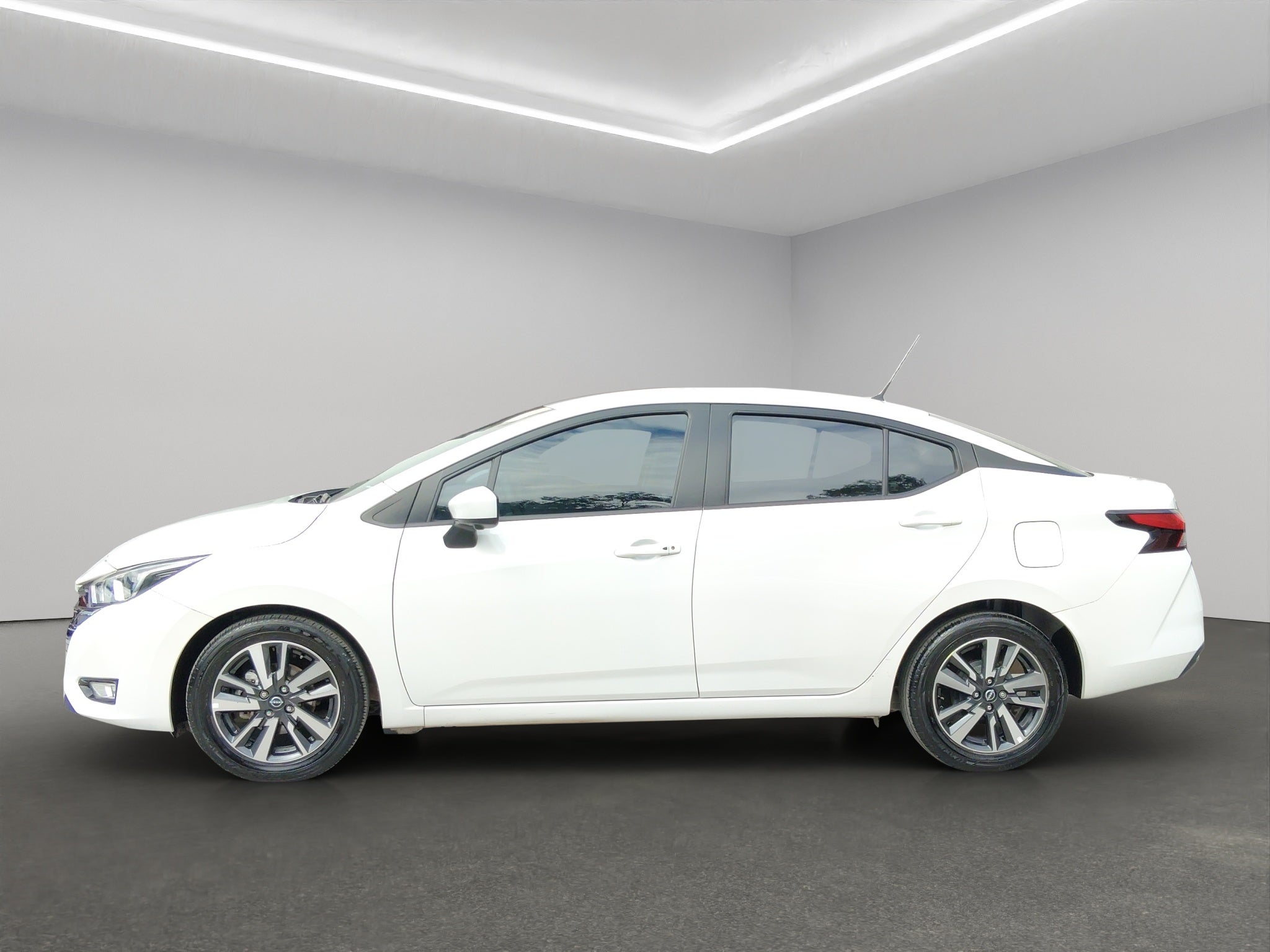 2024 Nissan Versa ADVANCE CVT