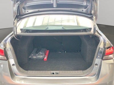 2024 Nissan Versa 4 pts. Exclusive, CVT, a/ac. Aut., piel, f. niebla, f. led, RA-17