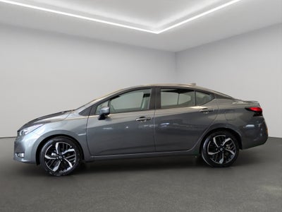 2024 Nissan Versa 4 pts. Exclusive, CVT, a/ac. Aut., piel, f. niebla, f. led, RA-17