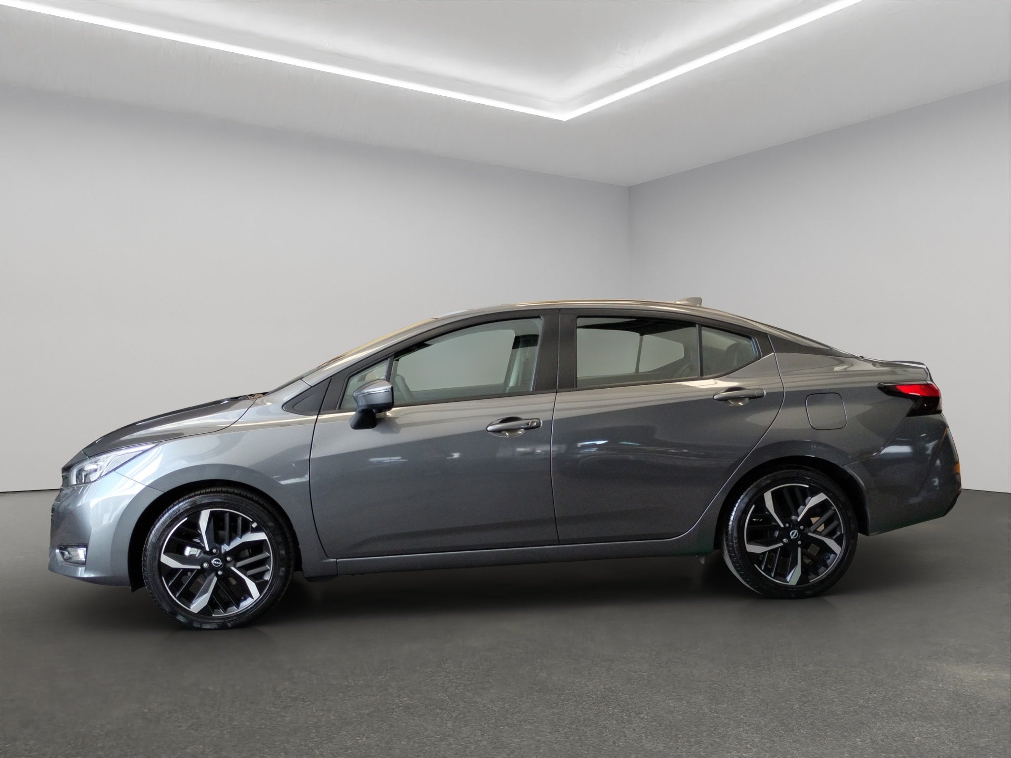 2024 Nissan Versa 4 pts. Exclusive, CVT, a/ac. Aut., piel, f. niebla, f. led, RA-17