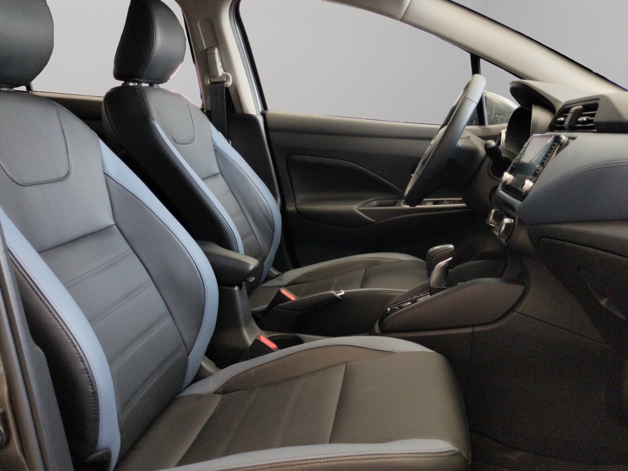 2024 Nissan Versa 4 pts. Exclusive, CVT, a/ac. Aut., piel, f. niebla, f. led, RA-17