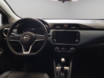 2024 Nissan Versa 4 pts. Exclusive, CVT, a/ac. Aut., piel, f. niebla, f. led, RA-17