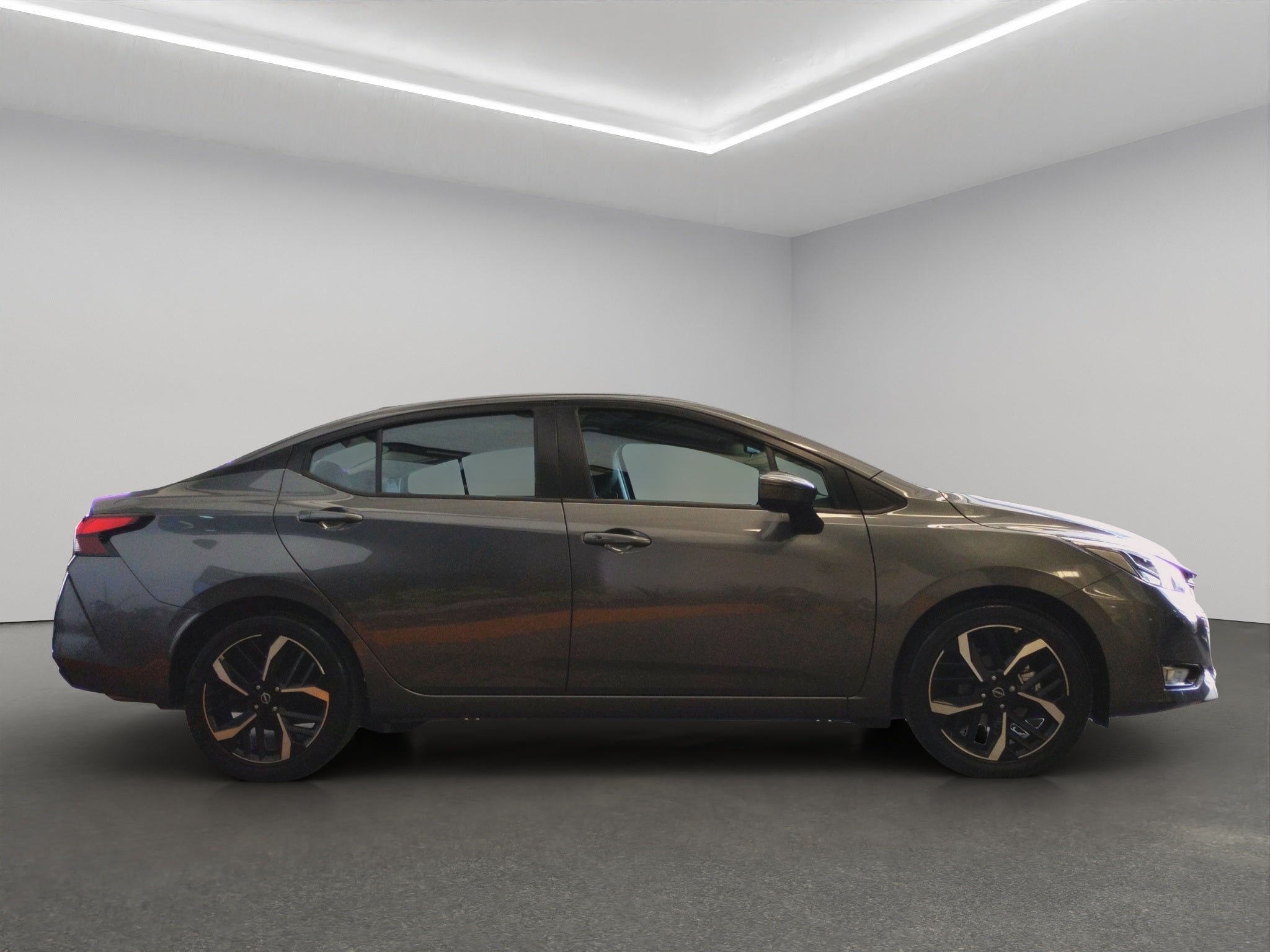 2024 Nissan Versa 4 pts. Exclusive, CVT, a/ac. Aut., piel, f. niebla, f. led, RA-17