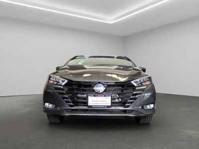 2024 Nissan Versa 4 pts. Exclusive, CVT, a/ac. Aut., piel, f. niebla, f. led, RA-17